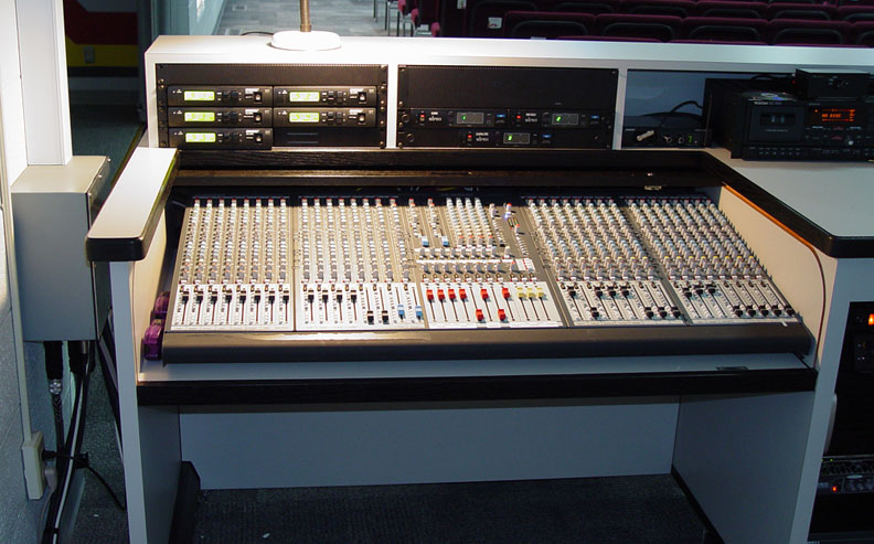MDW-42 Mixing Desk on Wheels
